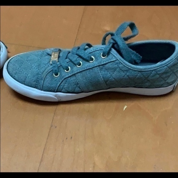 G by Guess Blue casual sneakers size 7M - Picture 8 of 8
